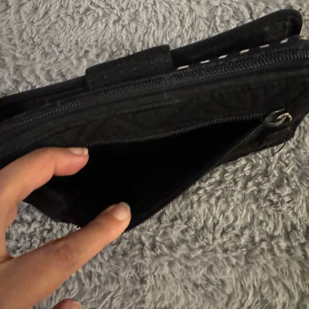 VERA BRADLEY Black Turn Key Quilted Wallet - Picture 8 of 8